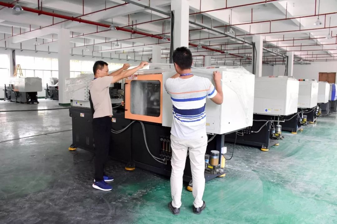 百宏光電又一批設(shè)備進入安裝調(diào)試，再創(chuàng)項目建設(shè)新速度