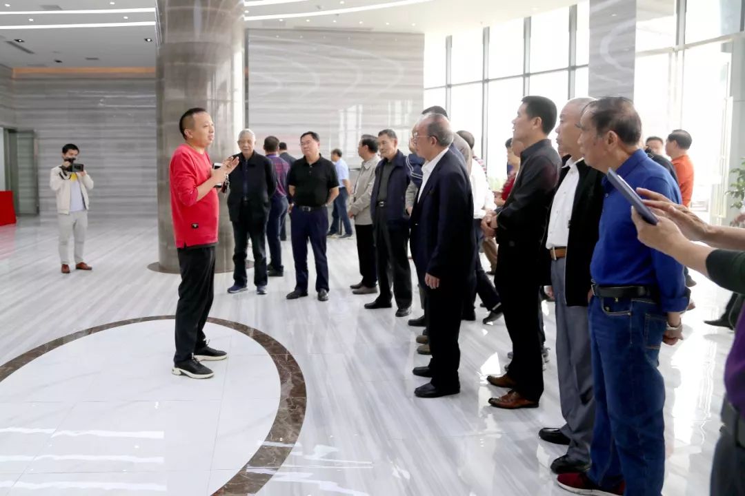 全市副地級以上、市直單位正縣級離退休干部代表在百宏光電開展“增添正能量、助力新跨越”參觀視察活動